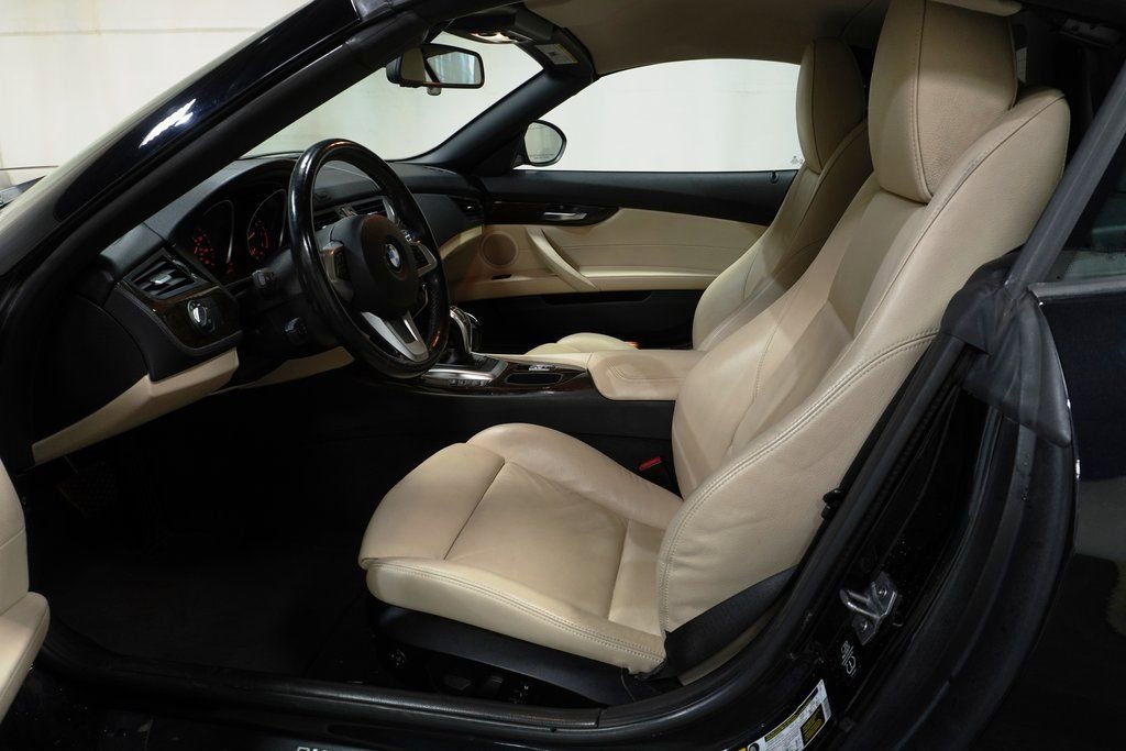 Used 2013 BMW Z4 sDrive28i image 10