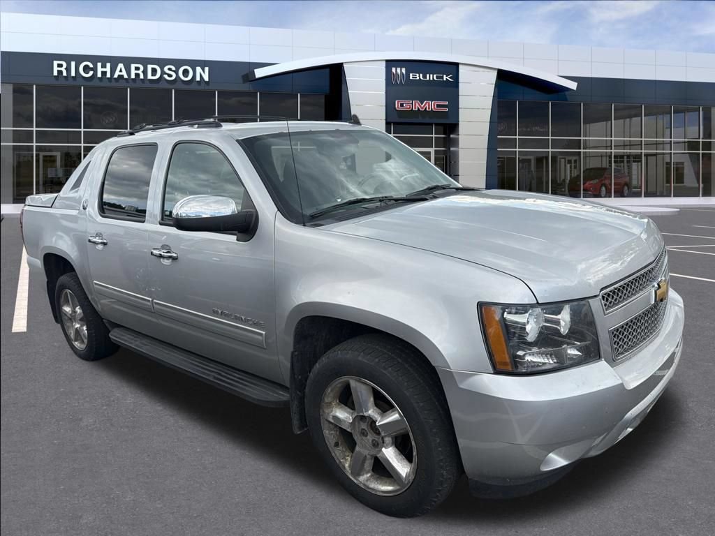 Used 2013 Chevrolet Avalanche LS w/ All-Star Edition AWD/4WD image 7