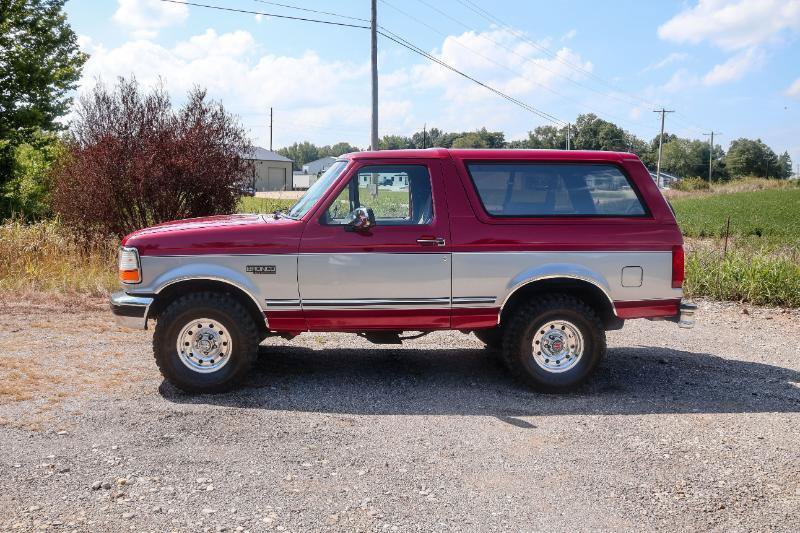 Used 1995 Ford Bronco XLT AWD/4WD image 3
