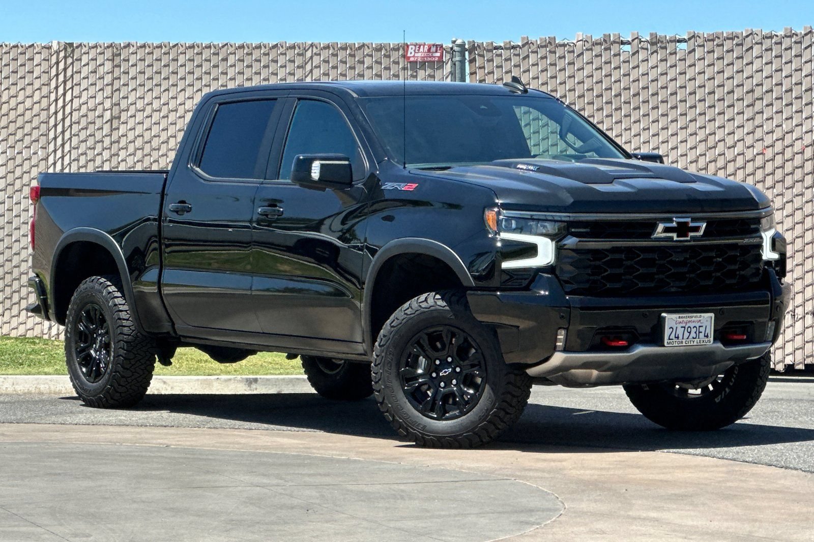 Used 2025 Chevrolet Silverado 1500 ZR2 w/ Technology Package AWD/4WD video 2