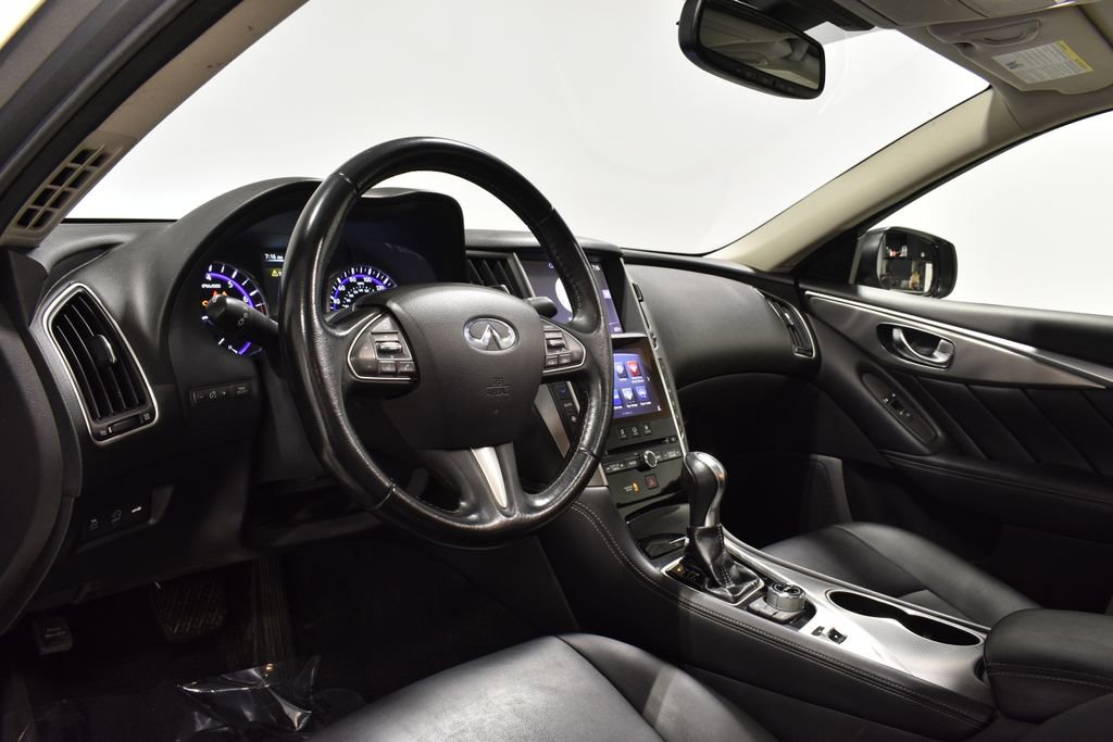 Used 2017 INFINITI Q50 2.0t w/ Moonroof Package image 11
