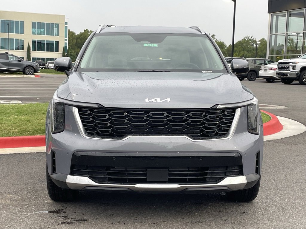 New 2025 Kia Sorento S image 2