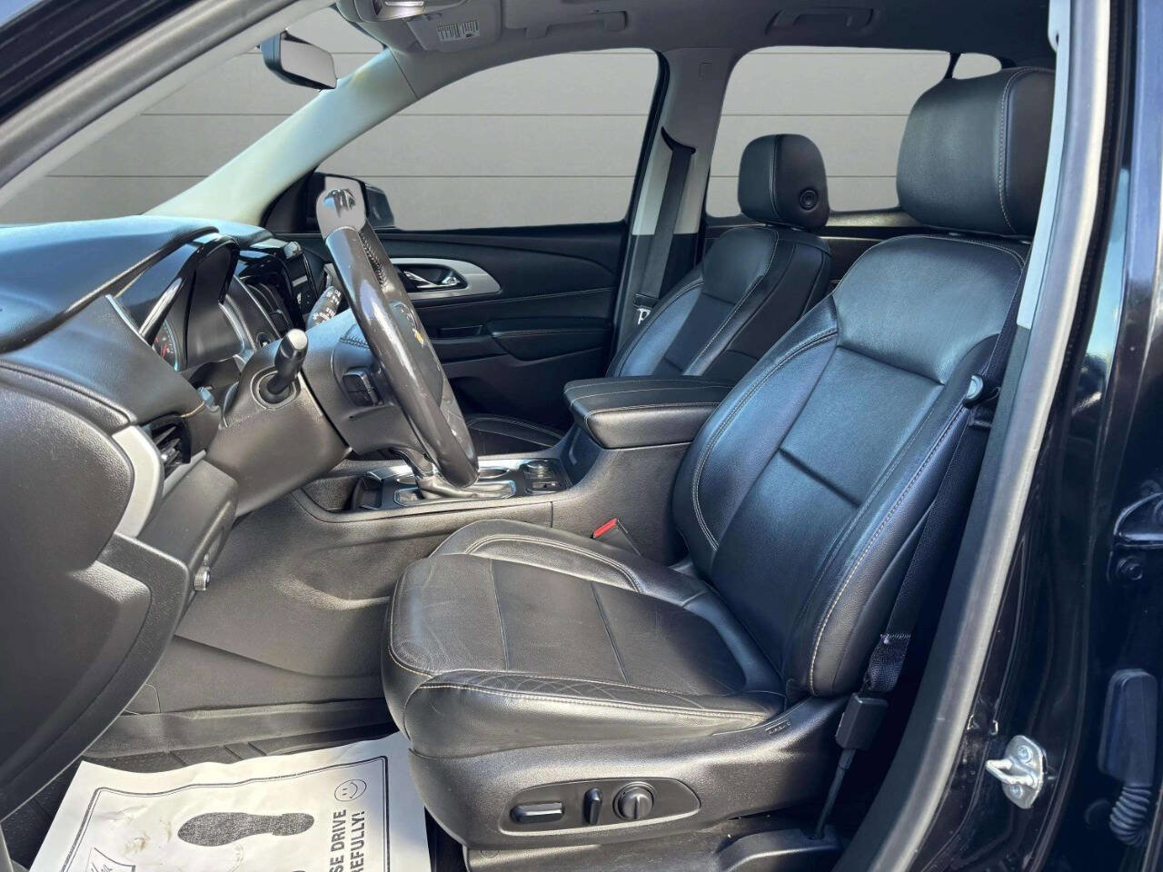 Used 2019 Chevrolet Traverse LT w/ LT Premium Package image 11