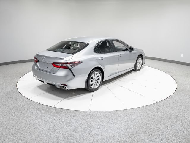 Used 2024 Toyota Camry SE FWD image 30