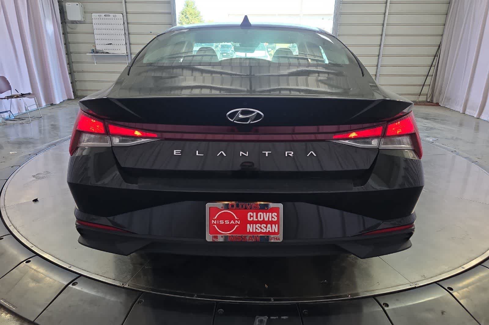 Used 2023 Hyundai Elantra SEL w/ Convenience Package FWD image 8