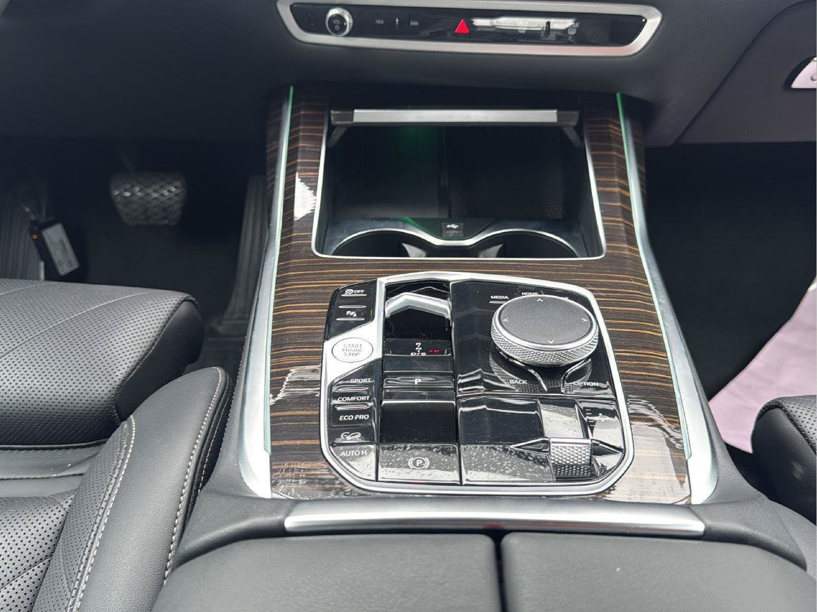 Used 2025 BMW X7 xDrive40i AWD/4WD image 19