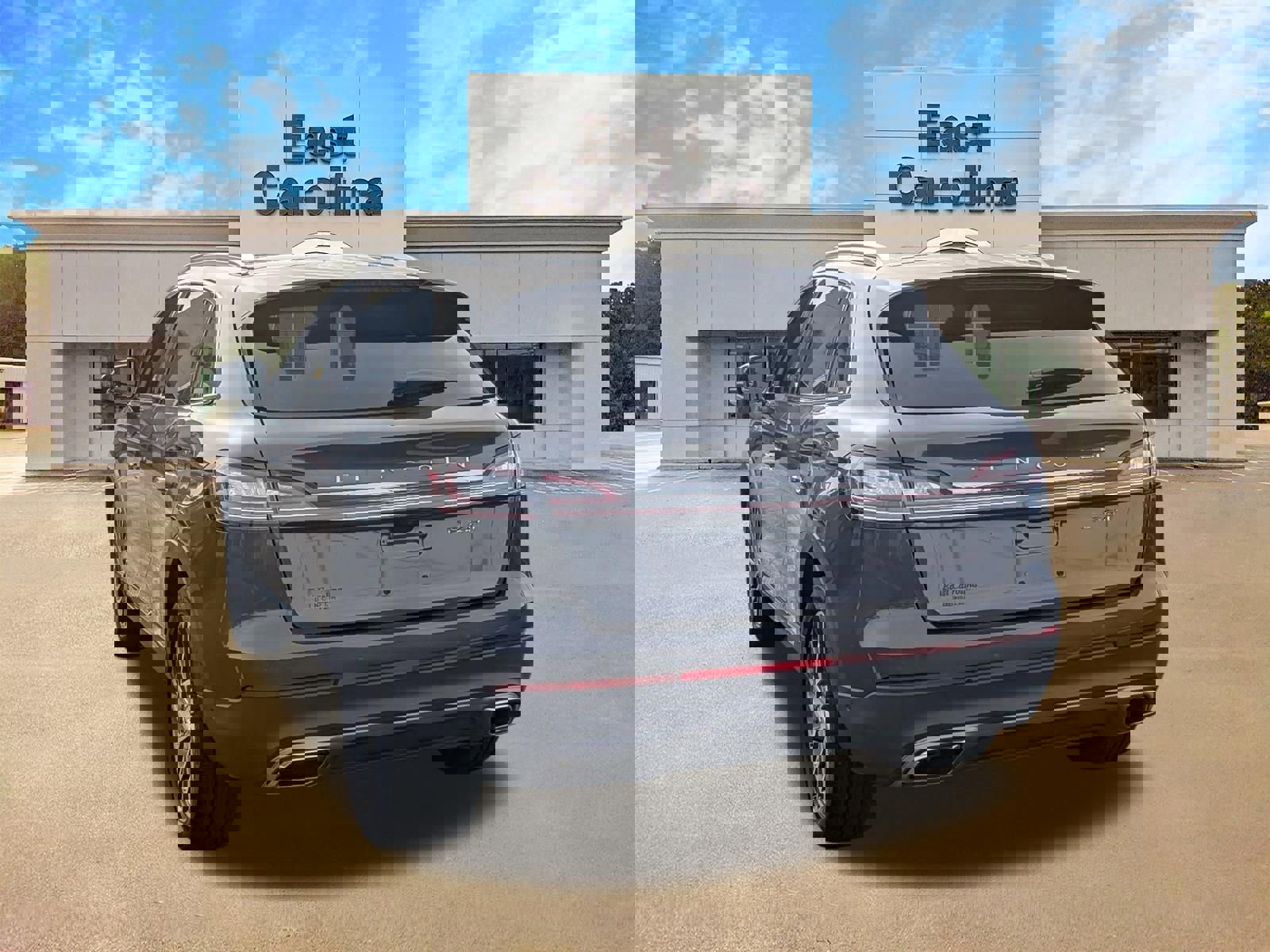 Used 2020 Lincoln Nautilus Reserve w/ Equipment Group 201A image 5