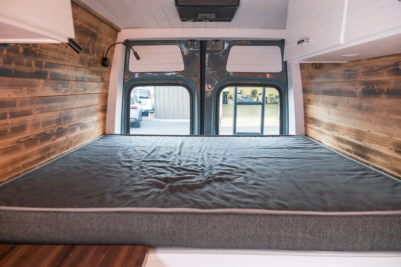 Used 2024 Mercedes-Benz Sprinter 2500 w/ Acoustic Package image 33
