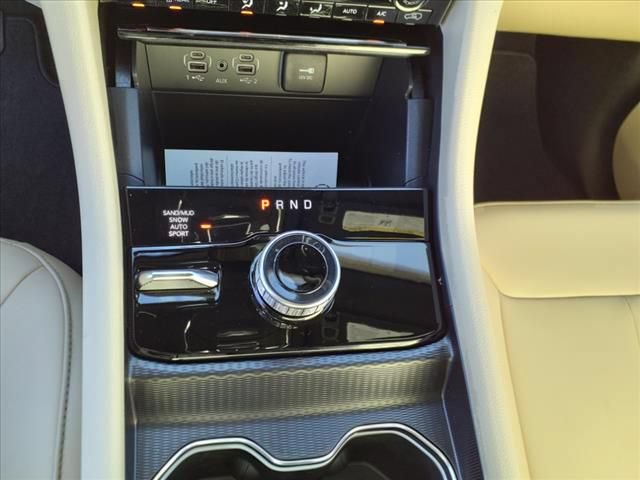 New 2025 Jeep Grand Cherokee L Limited w/ Black Appearance Package AWD/4WD image 18