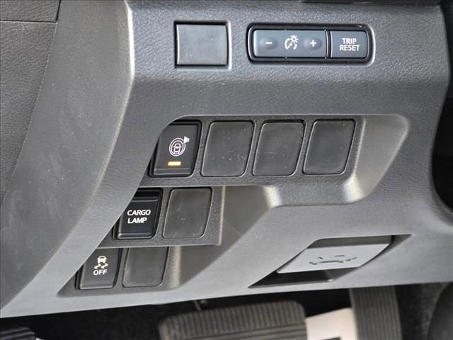 New 2026 Nissan Frontier SV w/ All-Weather Content Package image 7