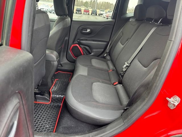 Used 2017 Jeep Renegade Trailhawk image 25