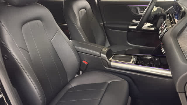 Used 2025 Mercedes-Benz GLA 250 4MATIC image 33