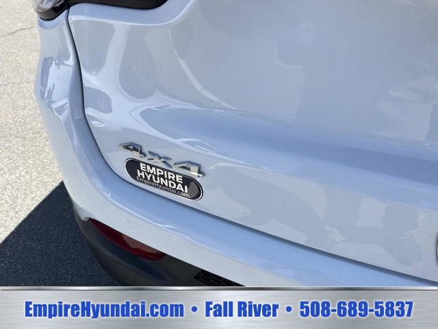 Used 2023 Jeep Compass Latitude w/ Sun and Sound Group AWD/4WD image 6
