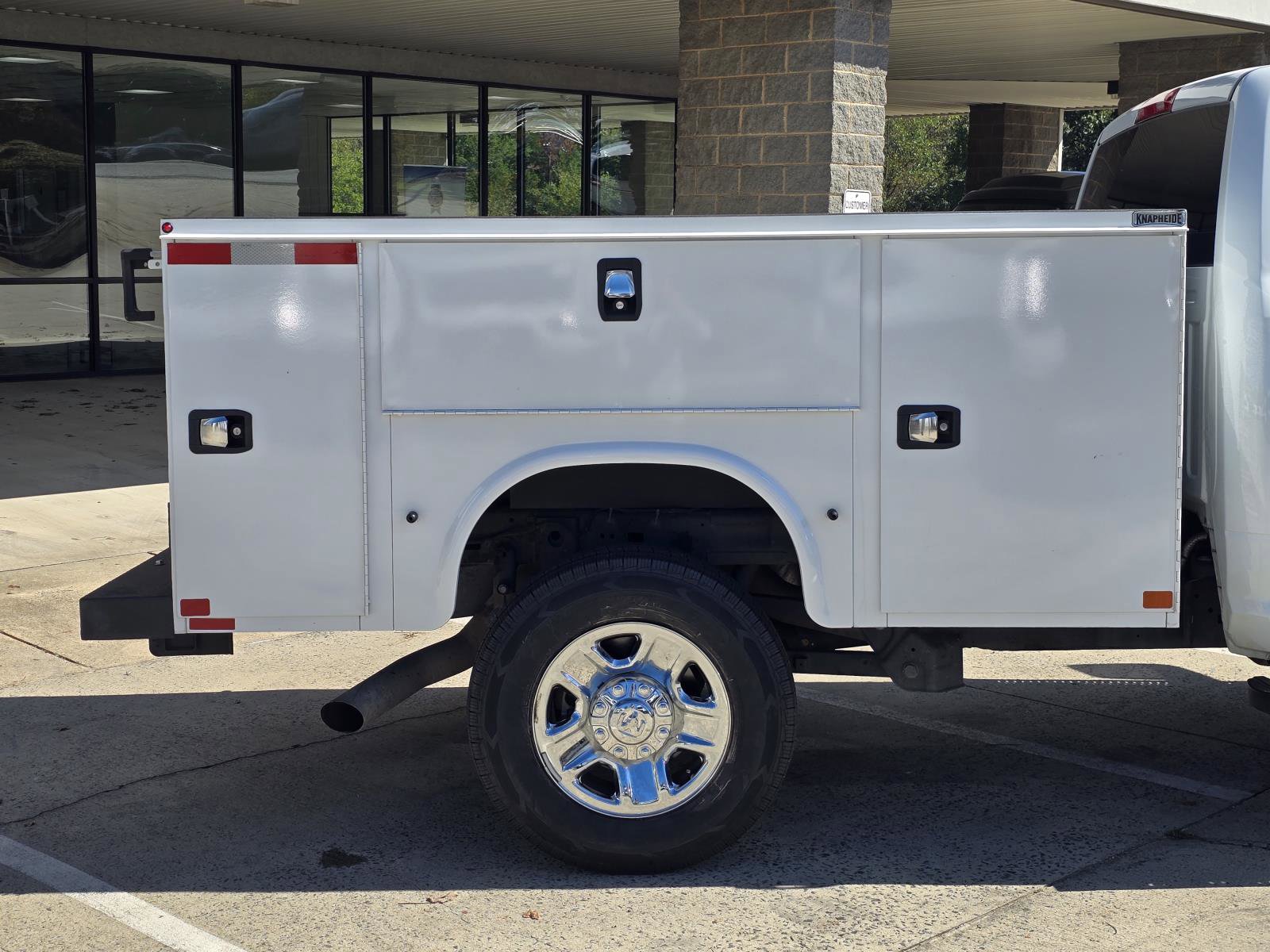 Used 2024 RAM 2500 Tradesman w/ Chrome Appearance Group image 15