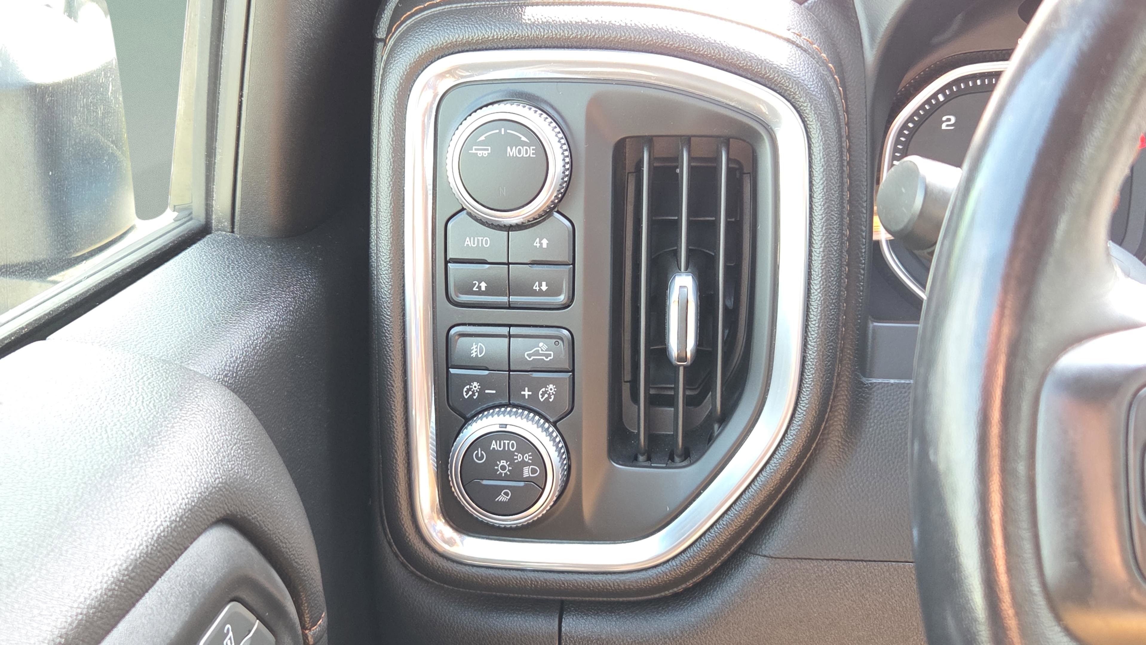 Used 2020 GMC Sierra 2500 AT4 w/ AT4 Premium Package AWD/4WD image 25