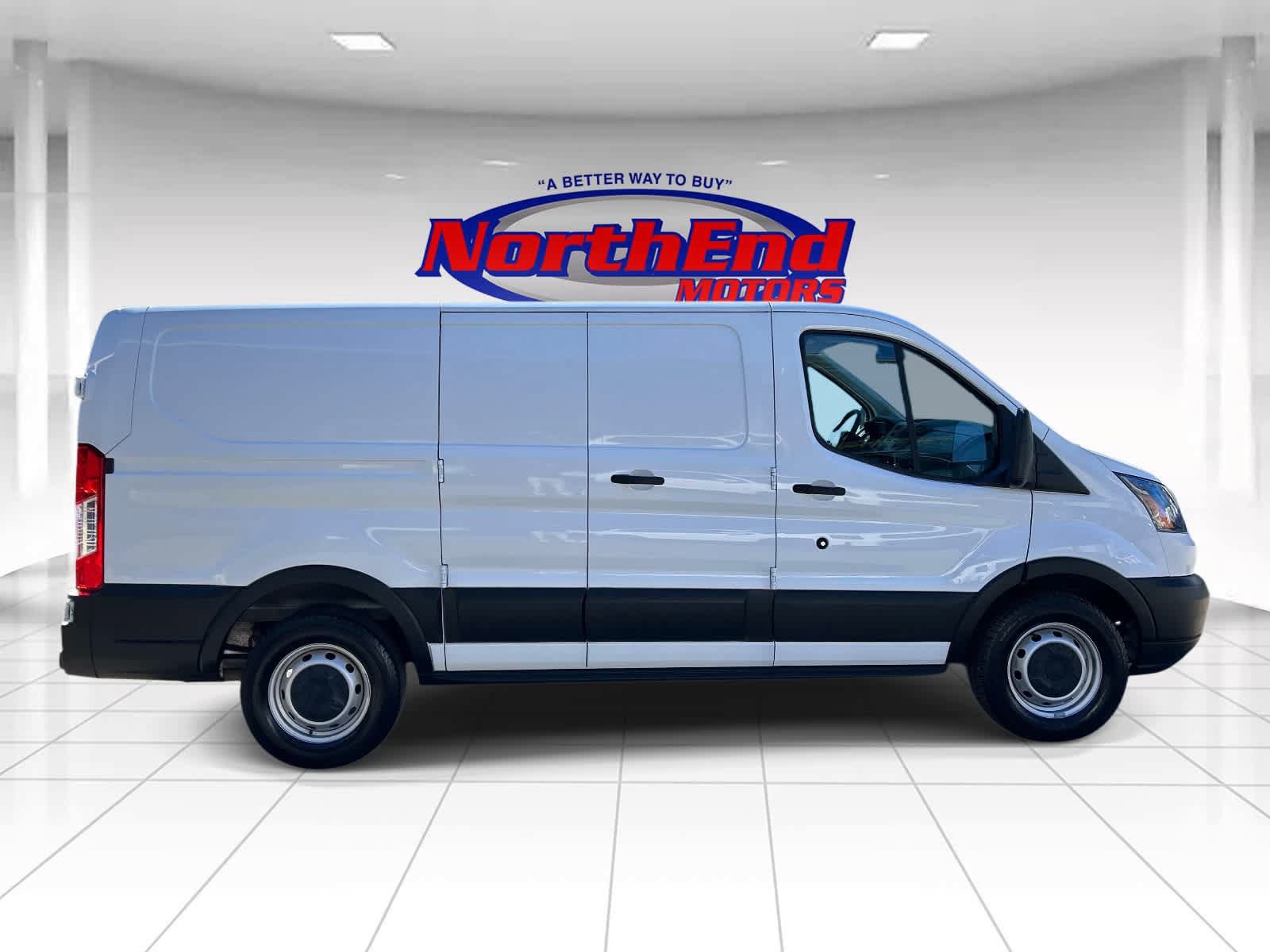 Used 2019 Ford Transit 150 130 Low Roof RWD image 2