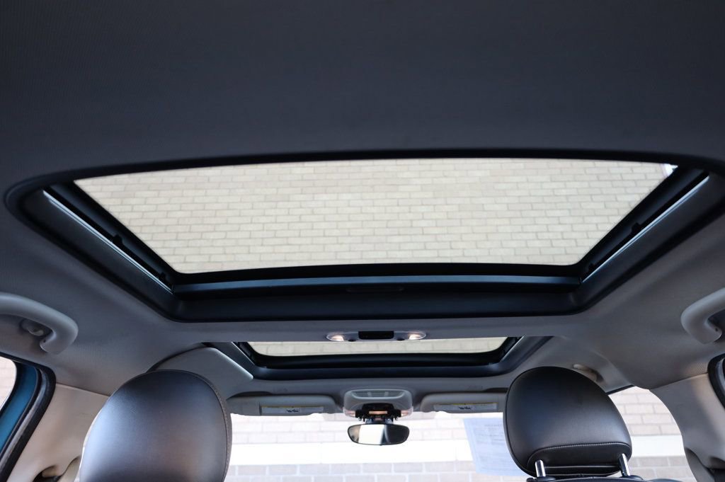 Used 2019 MINI Cooper 4-Door Hardtop image 11