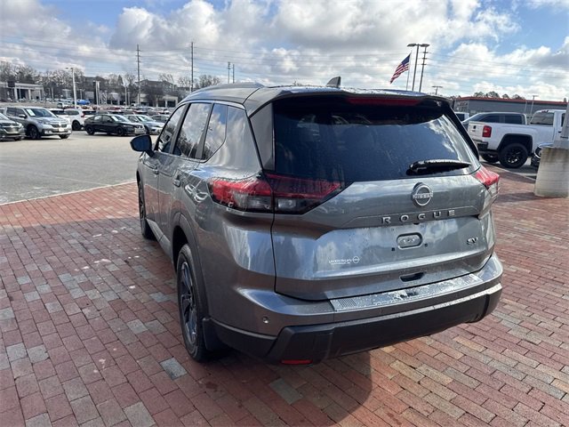 Used 2024 Nissan Rogue SV w/ SV Premium Package image 7