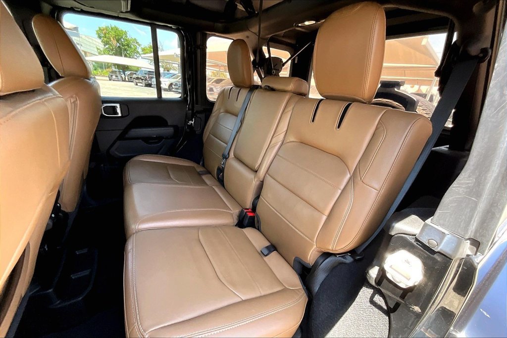 Used 2021 Jeep Wrangler Unlimited Sahara w/ Cold Weather Group AWD/4WD image 36
