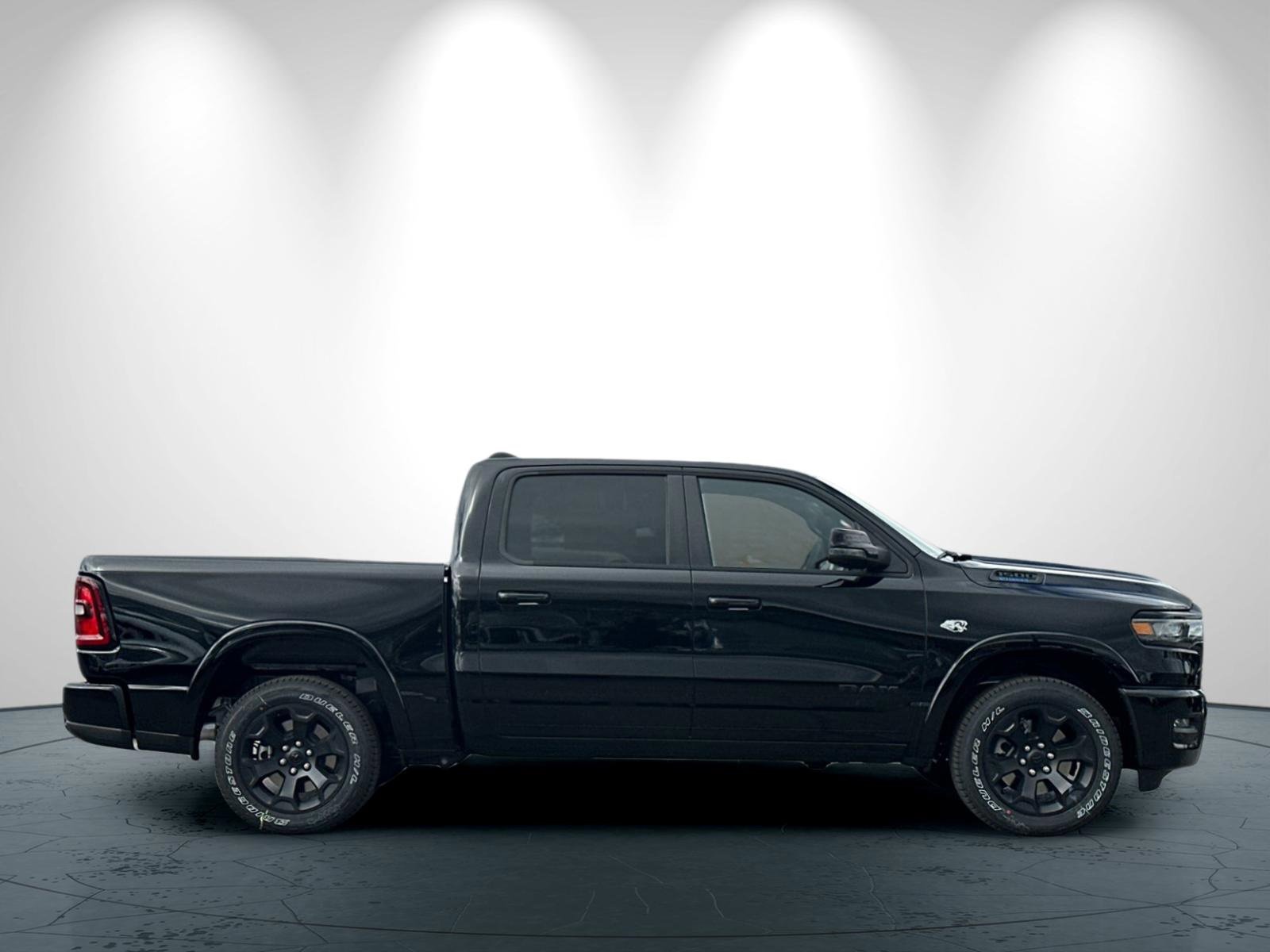 New 2026 RAM 1500 4x4 Crew Cab image 3