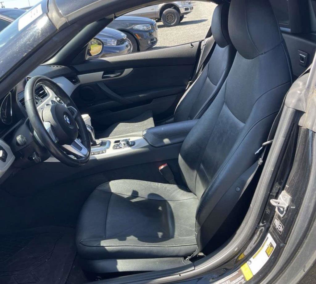 Used 2015 BMW Z4 sDrive28i image 2