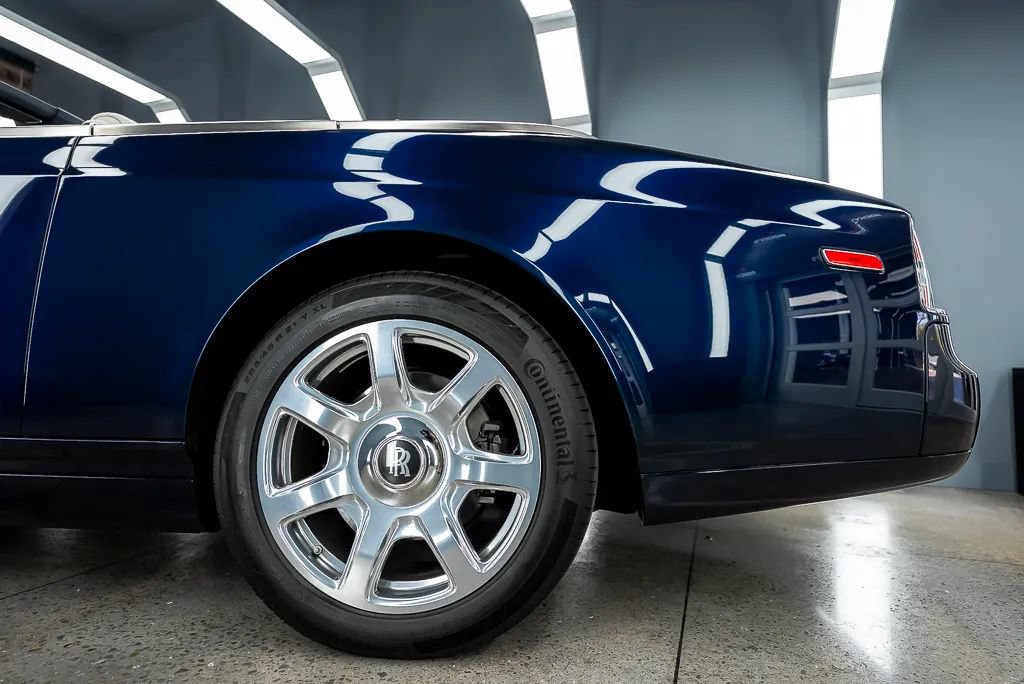 Used 2010 Rolls-Royce Phantom Drophead Coupe RWD image 49
