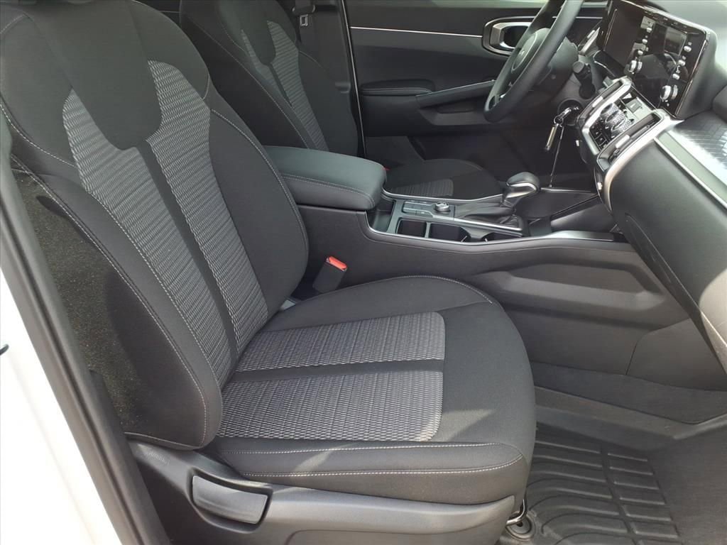 Used 2023 Kia Sorento LX FWD image 24