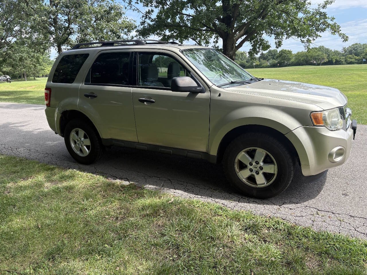 Used 2010 Ford Escape XLT FWD image 12