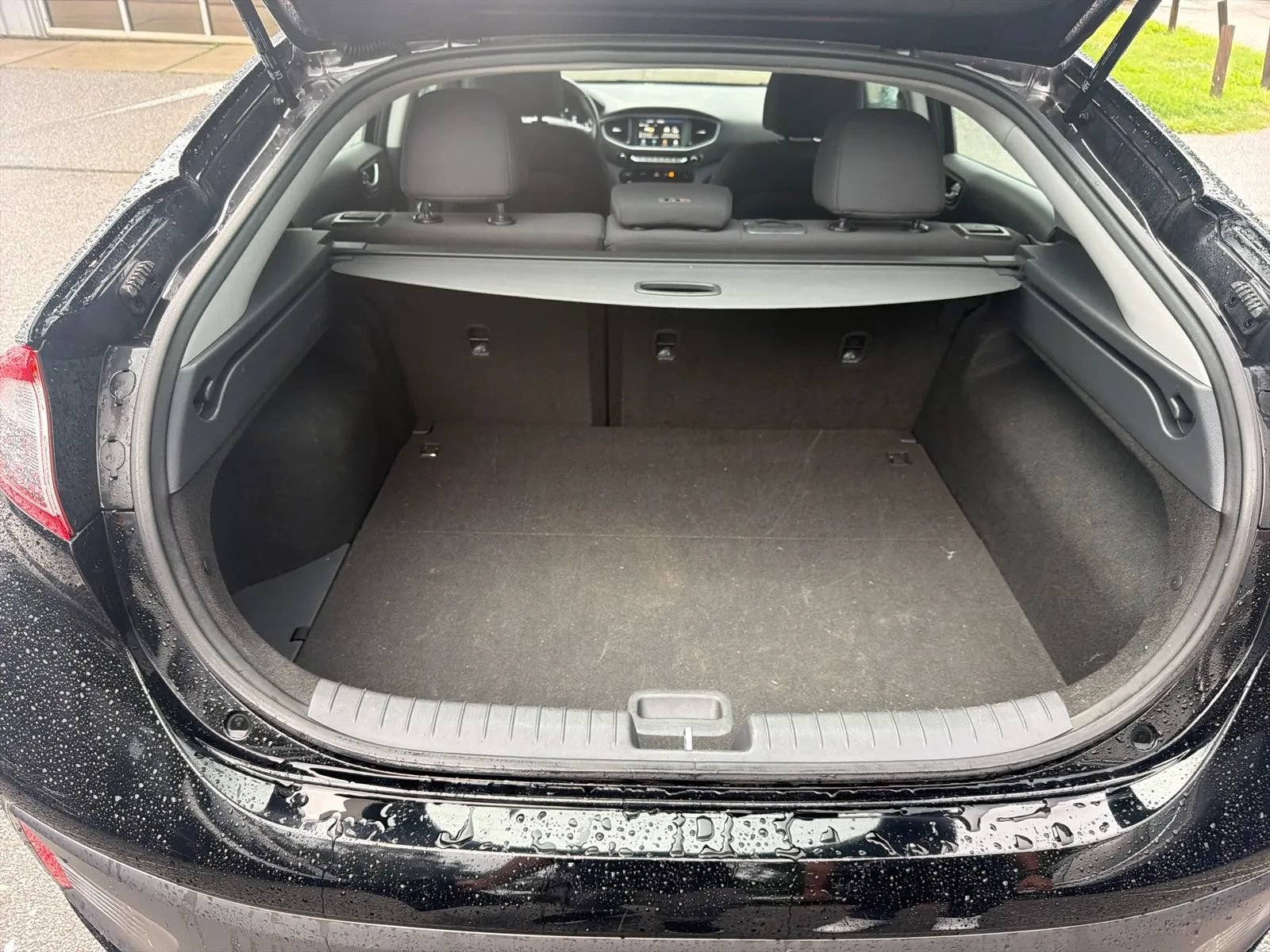 Used 2019 Hyundai Ioniq Electric FWD image 16