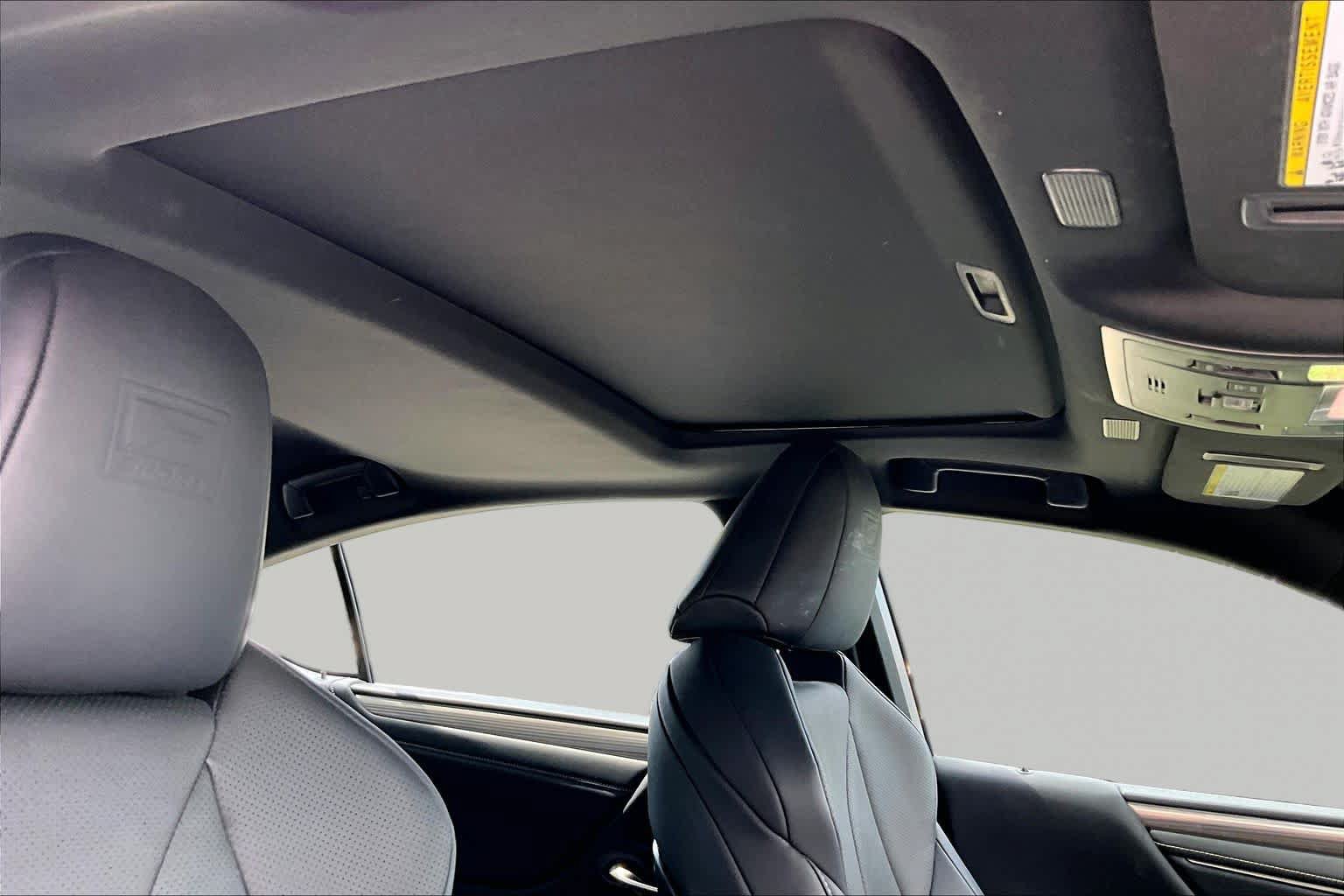 Used 2023 Lexus ES 300h F Sport FWD image 14