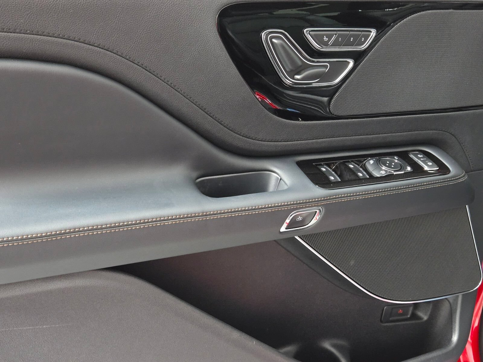 New 2026 Lincoln Aviator 2WD image 25