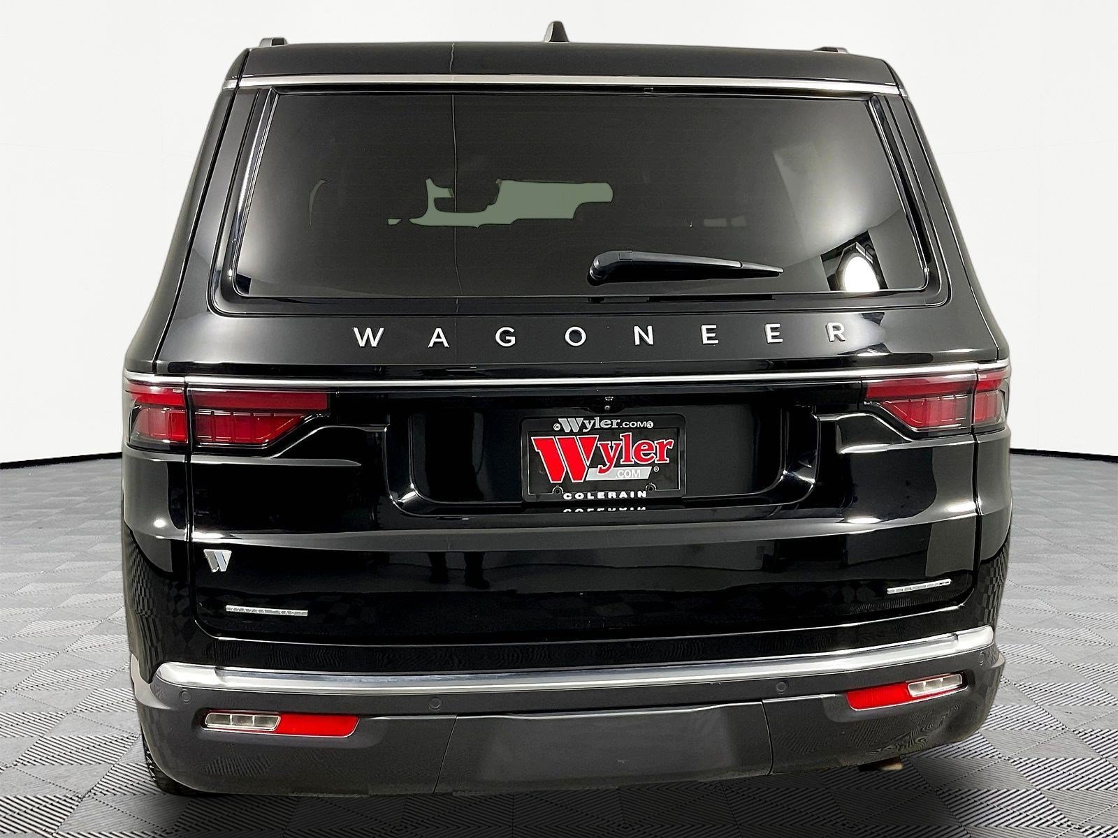 Used 2022 Jeep Wagoneer Series II AWD/4WD image 5