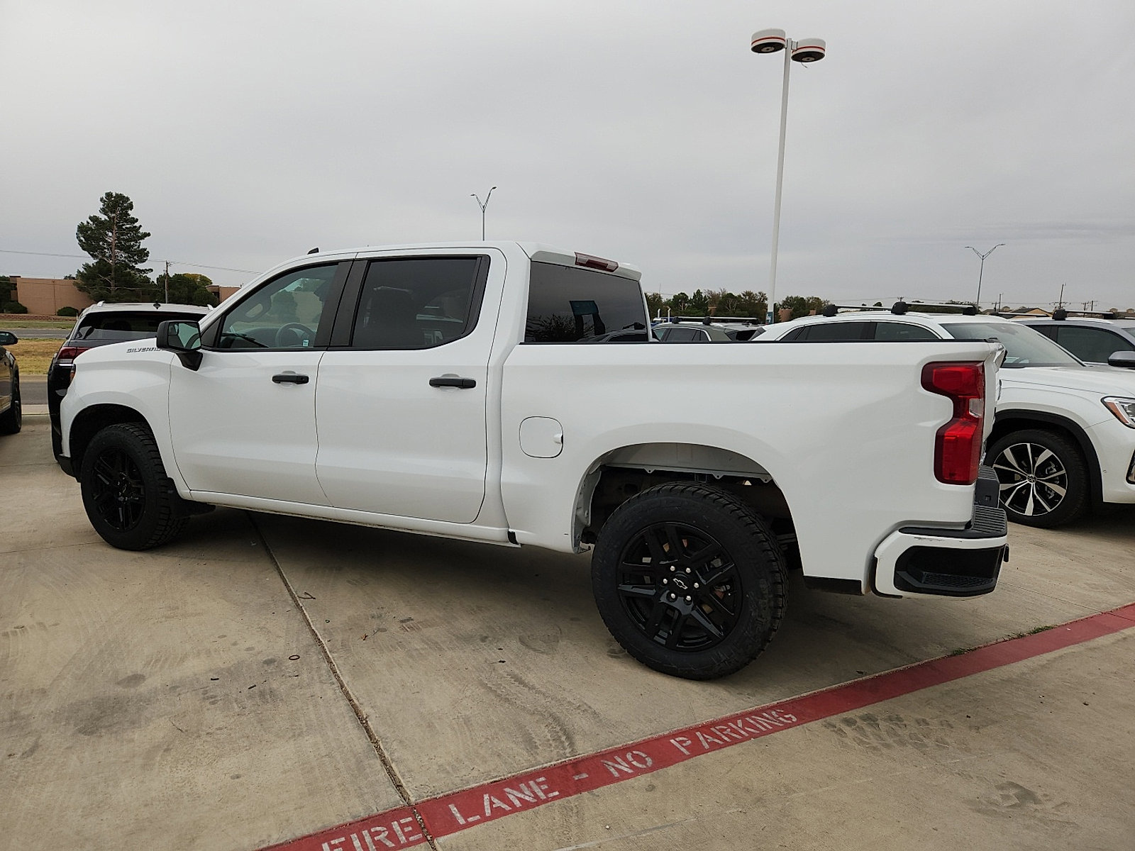 Used 2024 Chevrolet Silverado 1500 Custom image 4