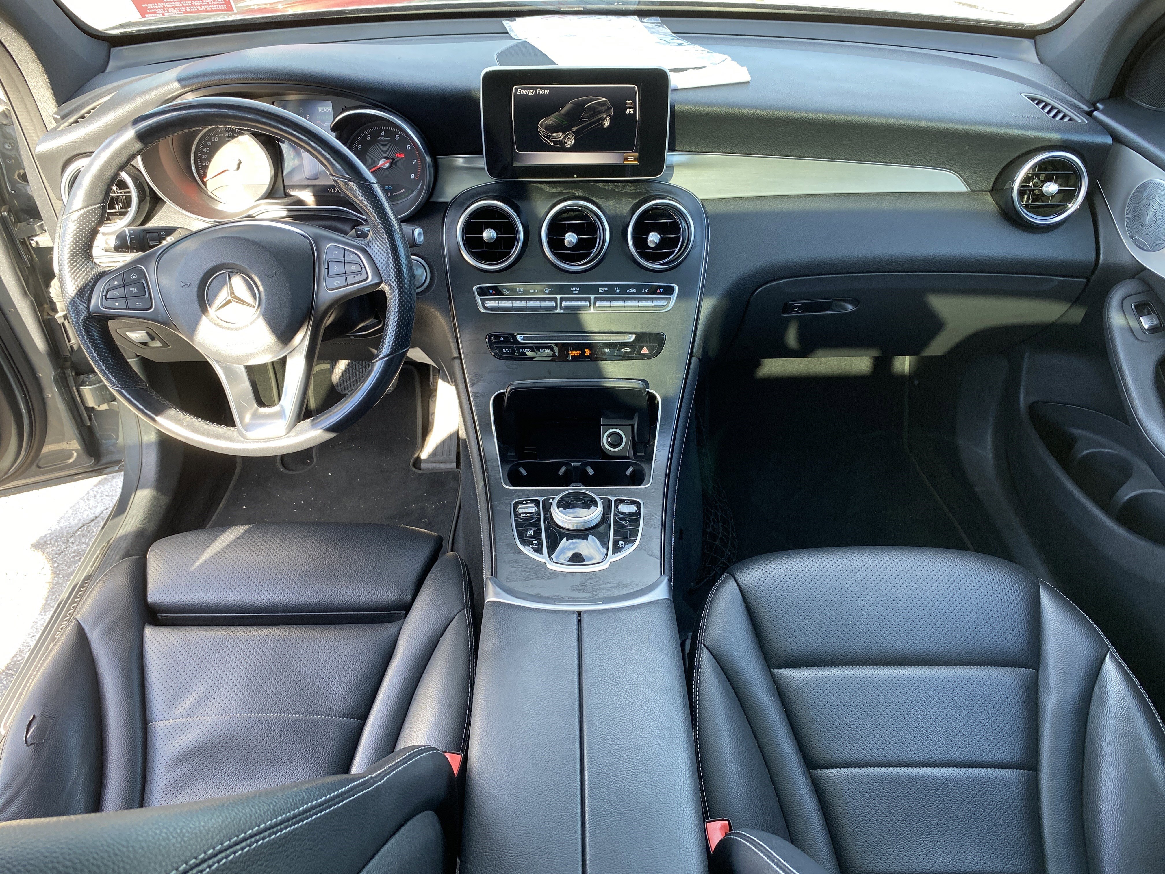 Used 2019 Mercedes-Benz GLC 350e 4MATIC w/ Premium Package image 17