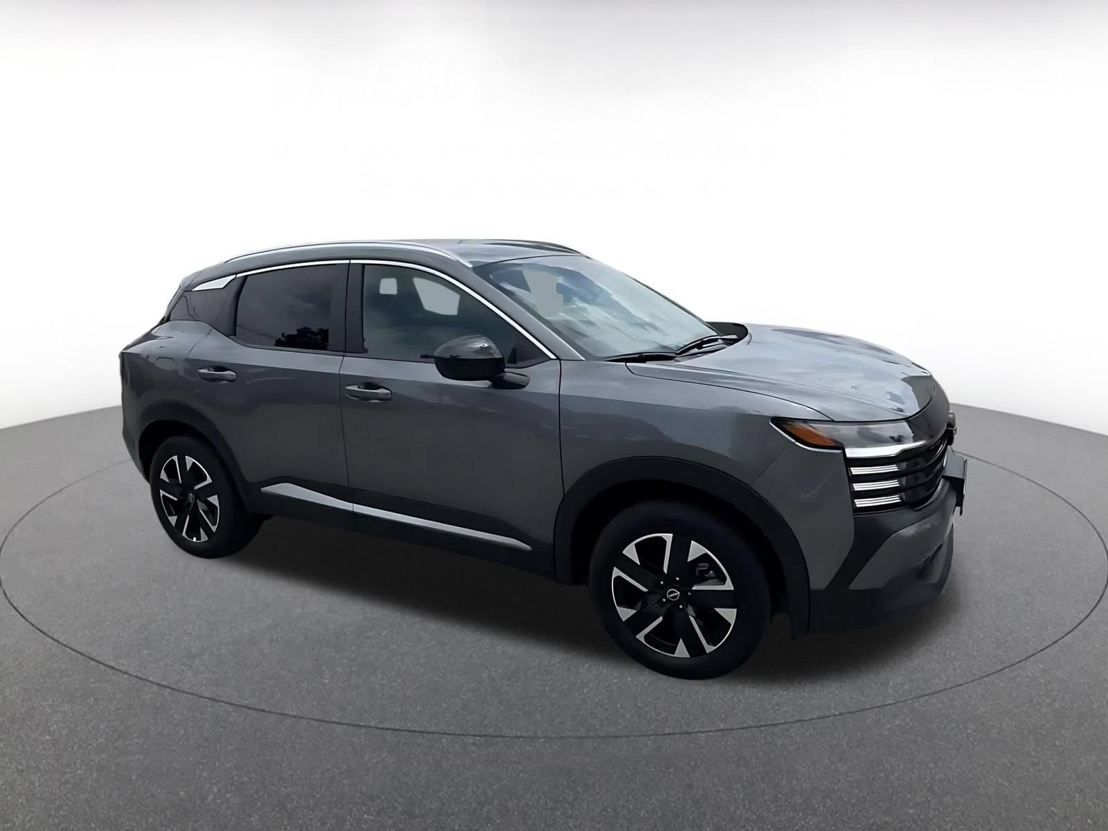 Used 2026 Nissan Kicks SV w/ Cold Weather Package AWD/4WD image 2
