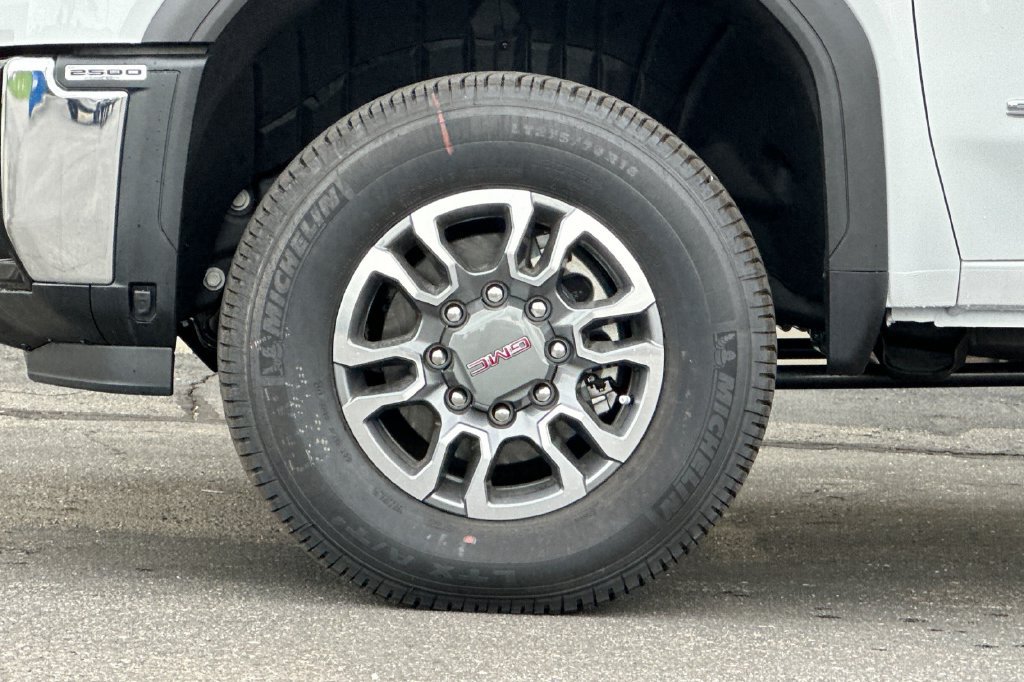 New 2026 GMC Sierra 2500 SLE w/ Preferred Package AWD/4WD image 10