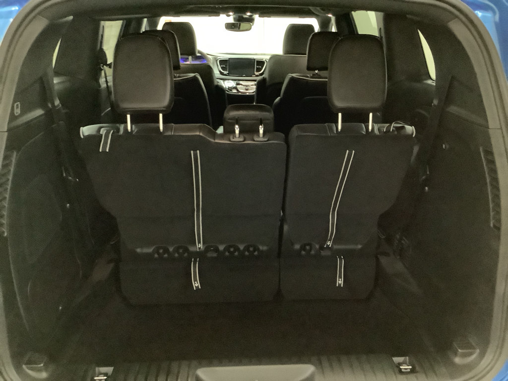 New 2027 Chrysler Pacifica Limited FWD image 7
