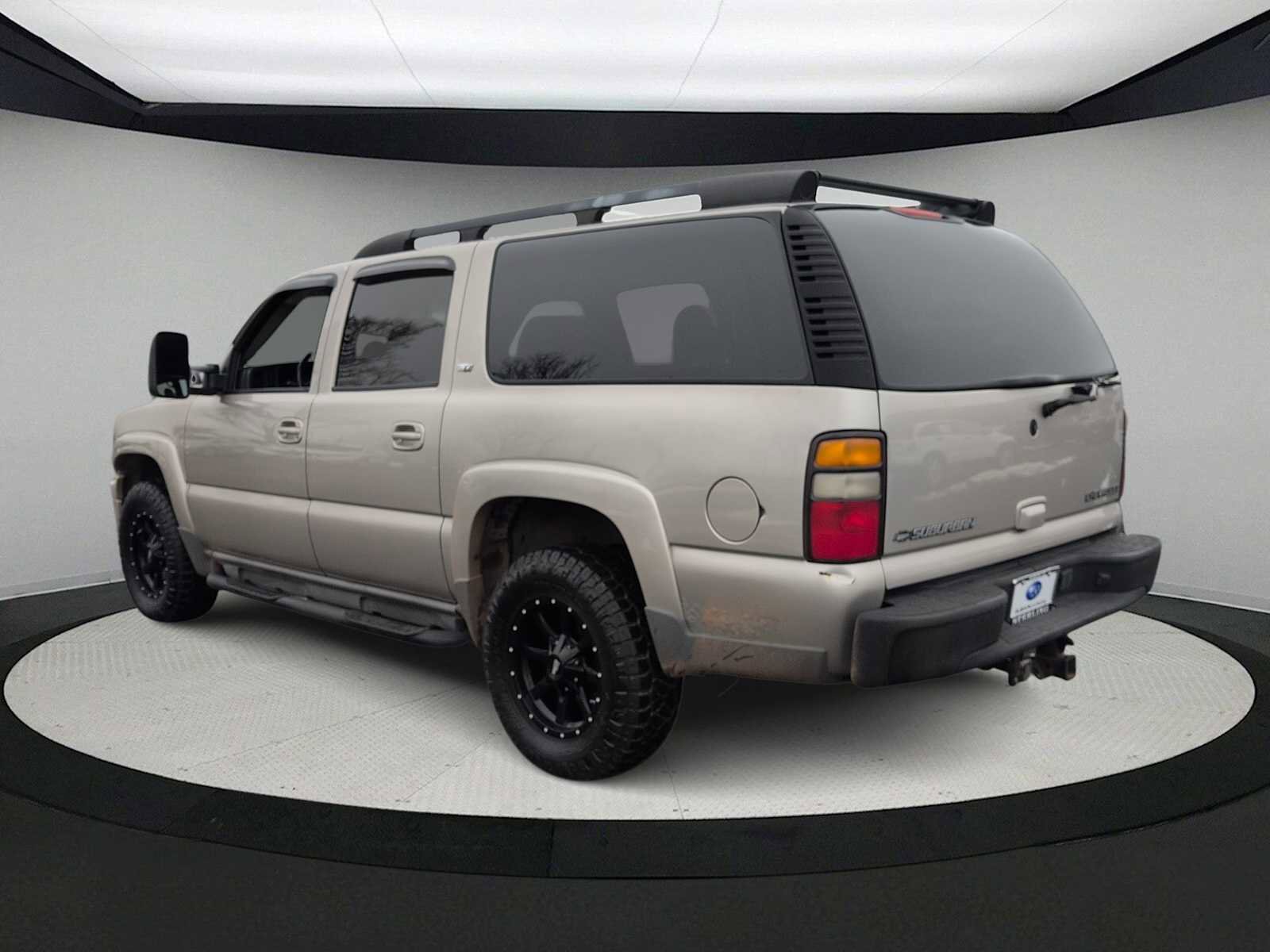 Used 2005 Chevrolet Suburban Z71 w/ Preferred Equipment Group image 6