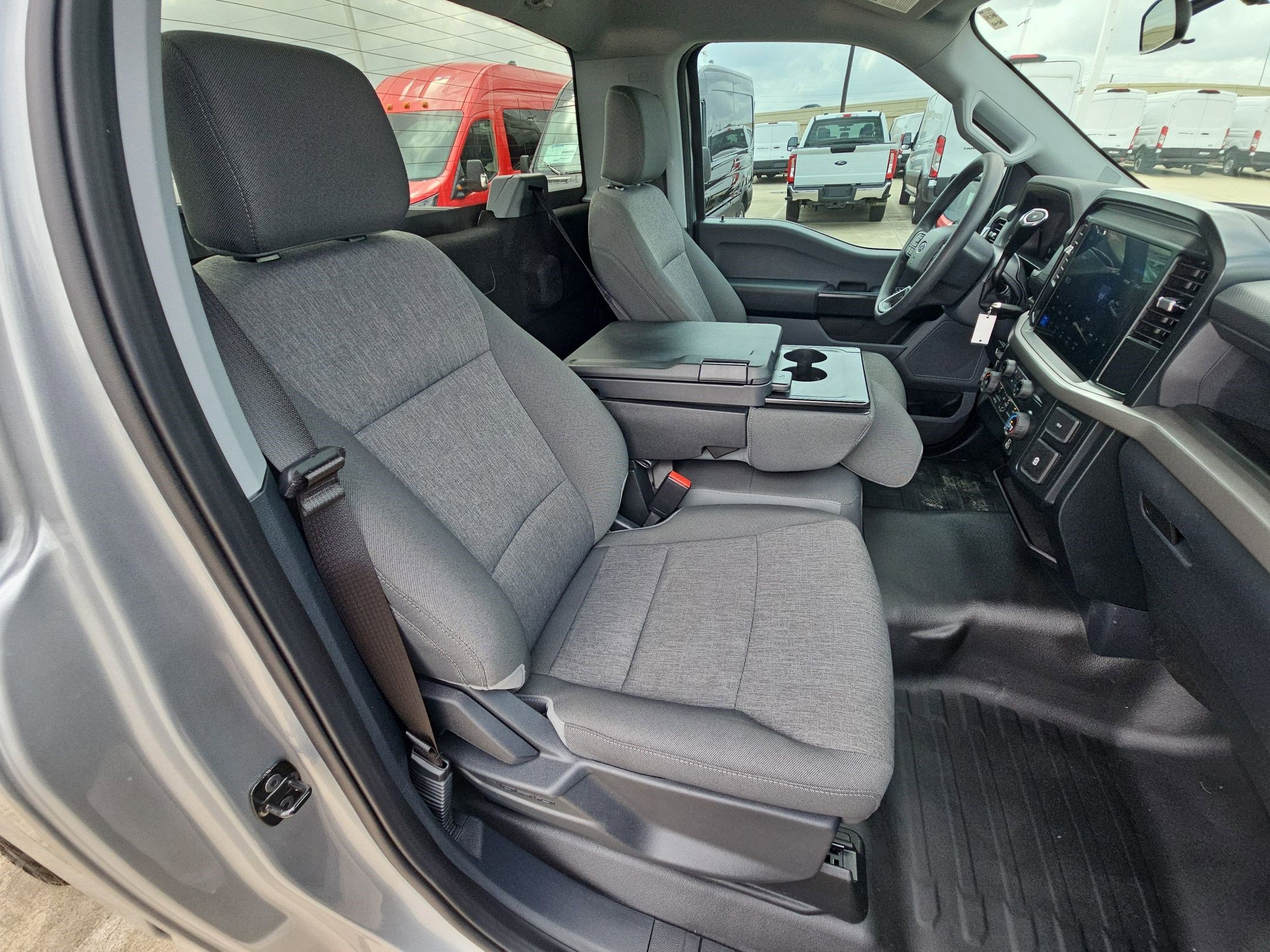 Used 2025 Ford F150 XL w/ Equipment Group 103A High image 27