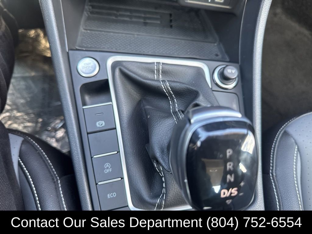 Used 2025 Volkswagen Jetta SE FWD image 22