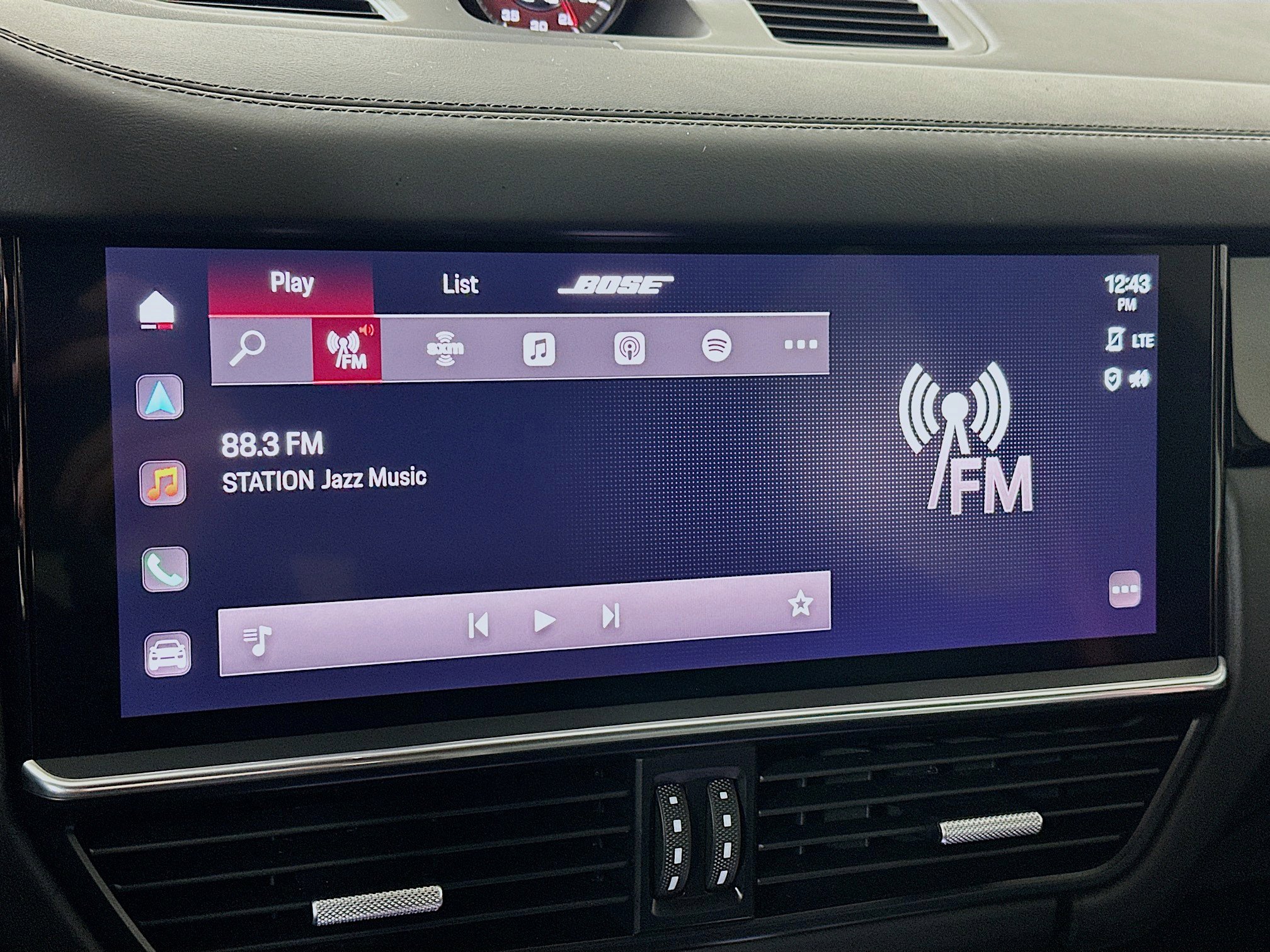 Used 2023 Porsche Cayenne GTS image 15