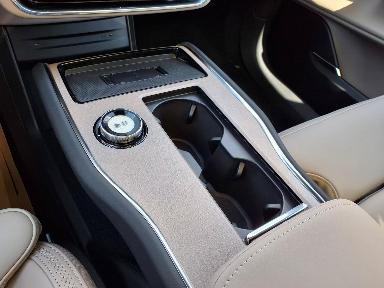 New 2026 Volvo EX90 Plus RWD image 16