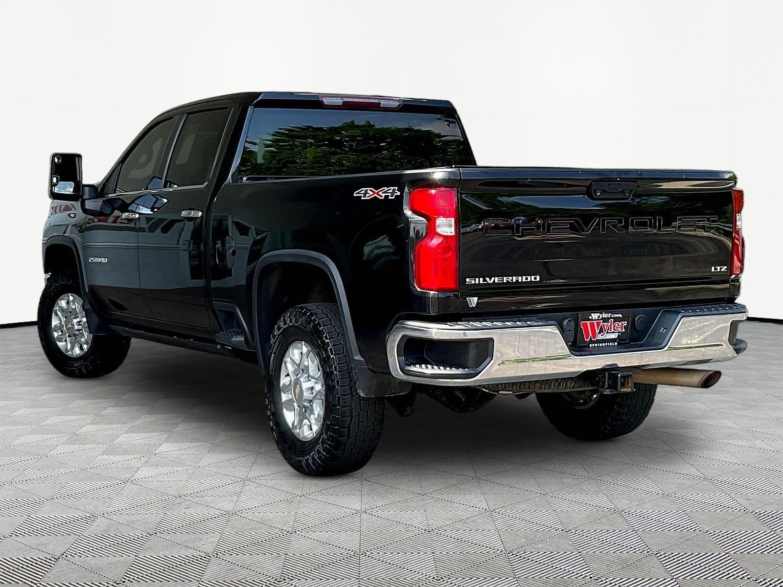 Used 2021 Chevrolet Silverado 2500 LTZ AWD/4WD image 4