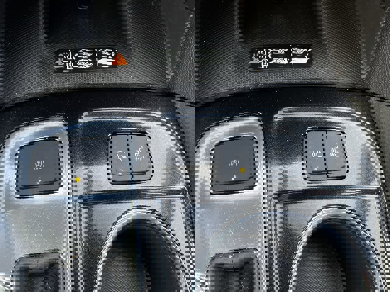 Used 2023 Chevrolet Equinox Premier image 32