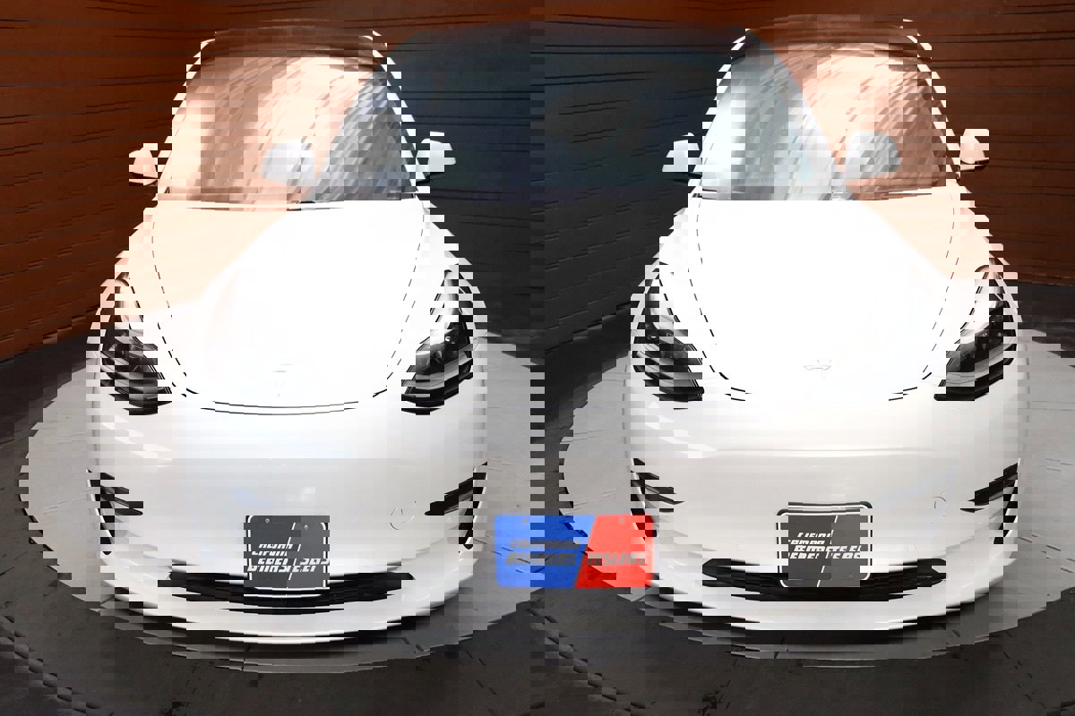 Used 2023 Tesla Model 3 Standard Range image 2