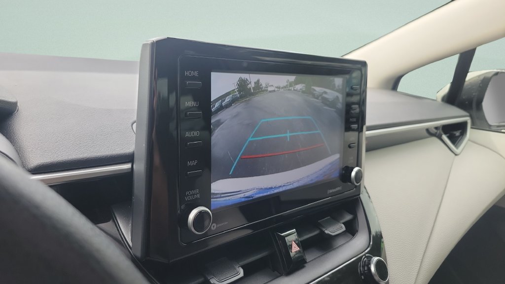 Used 2022 Toyota Corolla LE FWD image 16