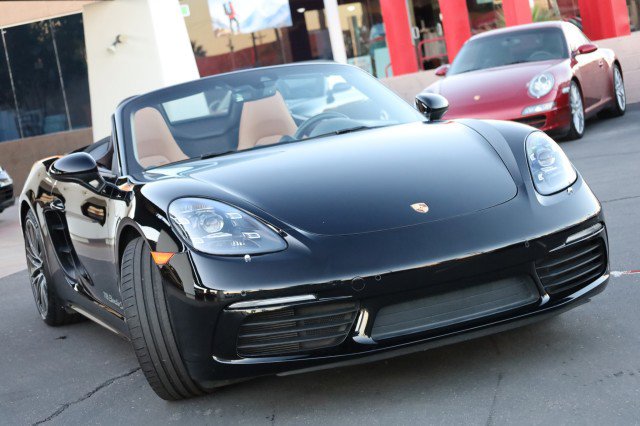 Used 2018 Porsche 718 Boxster S image 2