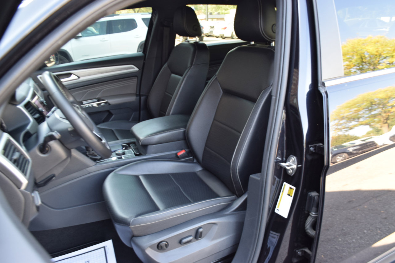 Used 2022 Volkswagen Atlas Cross Sport SE image 29