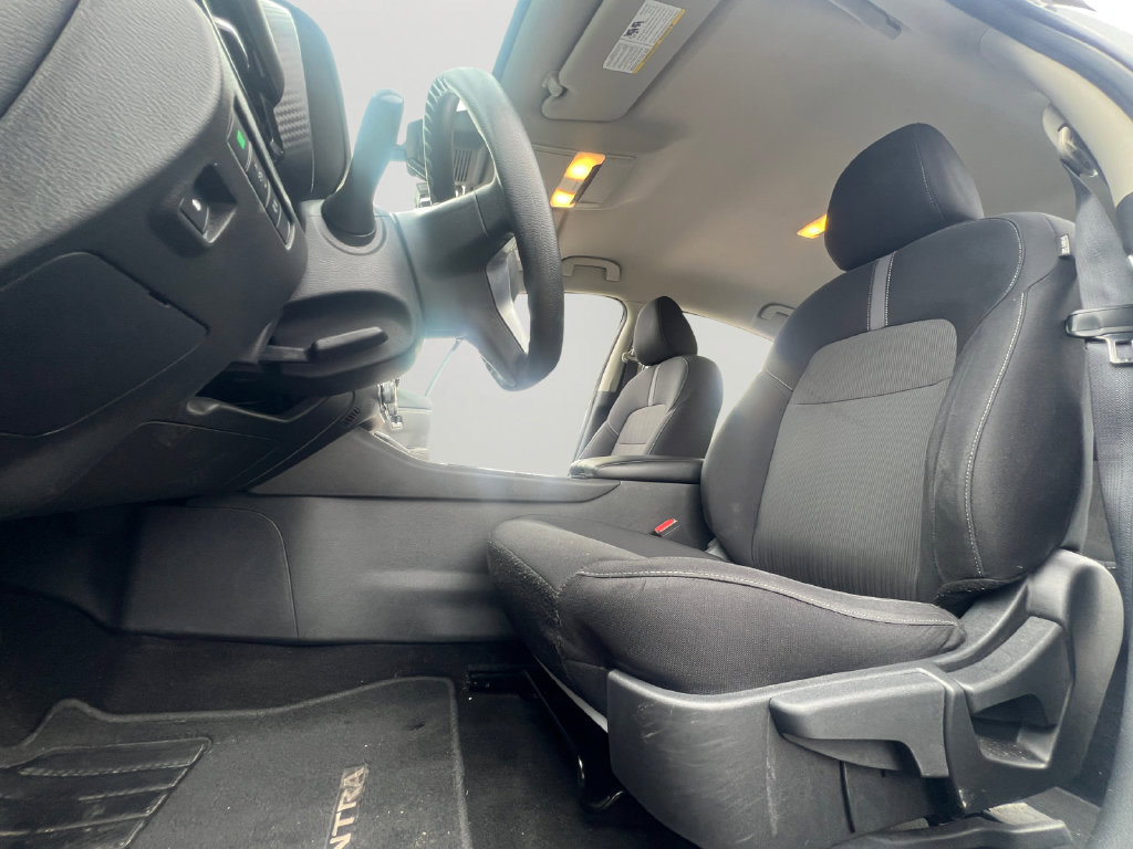 Used 2024 Nissan Sentra SV FWD image 22