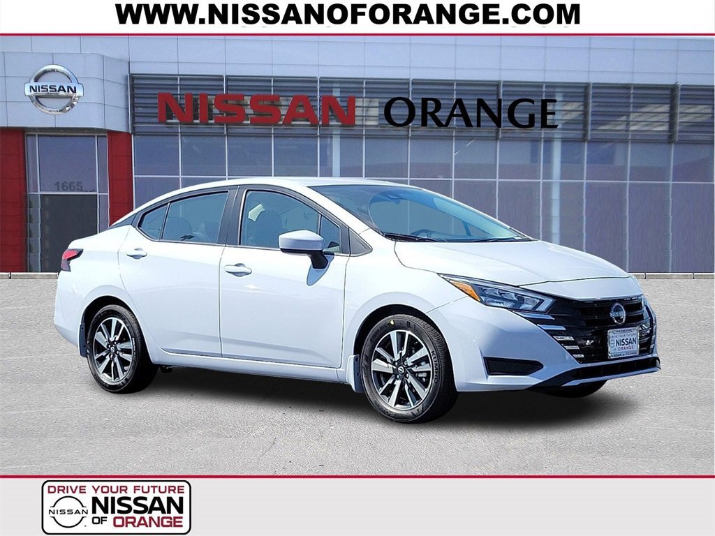 New 2025 Nissan Versa SV w/ Trunk Package